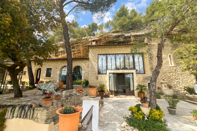 House for sale in GOULT  - 6 rooms - 207 m² 