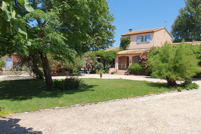 House for sale in L'ISLE-SUR-LA-SORGUE  - 5 rooms - 162 m² 