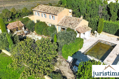 Maison à vendre à TRAVAILLAN  - 7 pièces - 250 m² 