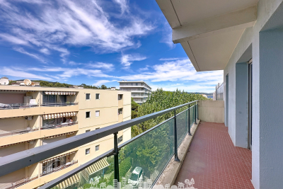 Apartment for sale in CAVALAIRE-SUR-MER  - 3 rooms - 64 m² 
