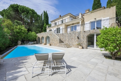 Maison &agrave; vendre &agrave; MOUGINS  - 6 pi&egrave;ces - 297 m&sup2; 