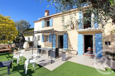 House for sale in EZE  - 3 rooms - 85 m² 
