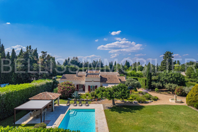 Maison à vendre à SALON-DE-PROVENCE Morgiou-Hauts de Mazargues - 6 pièces - 215 m² 