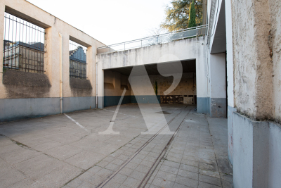 Bien à louer à LE BOUSCAT Nord Ouest  - 350 m² 