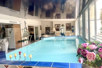 Apartment for sale in NICE Cimiez - 6 rooms - 304 m&sup2; 