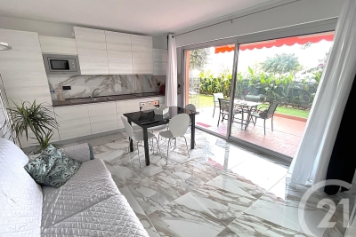 Appartement à vendre à ROQUEBRUNE-CAP-MARTIN Pont du Lys-Antibes Les Pins - 2 pièces - 36 m² 