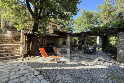 Maison à vendre à CHOMERAC  - 10 pièces - 225 m² 