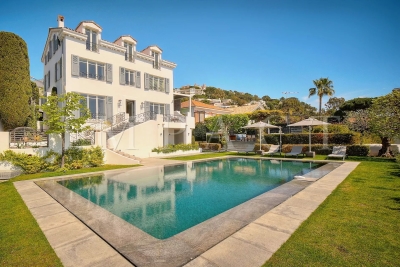 House for sale in CANNES  - 9 rooms - 450 m&sup2; 