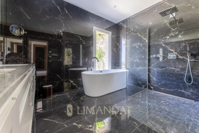 Villa à Mougins &agrave; louer à partir de 25 000 € / semaine, Photo 14