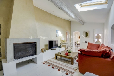 Maison à vendre à AIX-EN-PROVENCE Morgiou-Hauts de Mazargues - 6 pièces - 160 m² 