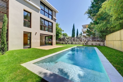 Maison à vendre à AIX-EN-PROVENCE La Berarde - 7 pièces - 240 m² 