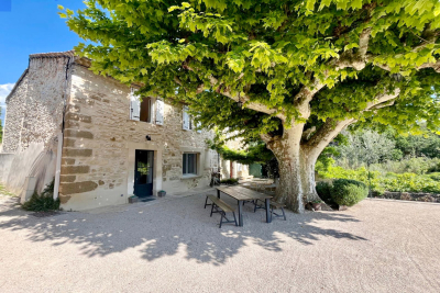 House for sale in BEAUMES-DE-VENISE  - 12 rooms - 240 m² 