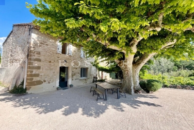 House for sale in BEAUMES-DE-VENISE  - 12 rooms - 240 m² 