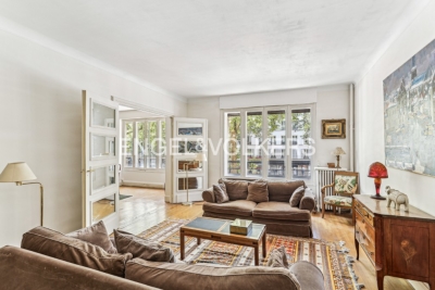 Appartement à vendre à PARIS 6EME Seine et Berges 2 - 5 pièces - 145 m² 