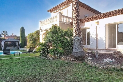 Maison &agrave; vendre &agrave; ST-RAPHAËL  - 6 pi&egrave;ces - 171 m&sup2; 