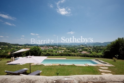 Maison à vendre à SARE Est - 10 pièces - 421 m² 