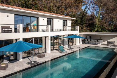 Maison à vendre à TOURRETTES-SUR-LOUP Vallee Verte-Issarts-Vignasses - 7 pièces - 234 m² 