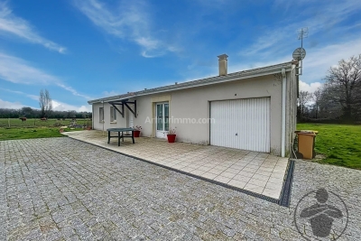 Maison à vendre à ST-CHRISTOLY-DE-BLAYE  - 4 pièces - 4109 m² 