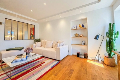 Appartement à vendre à NICE Pont du Lys-Antibes Les Pins - 2 pièces - 61 m² 