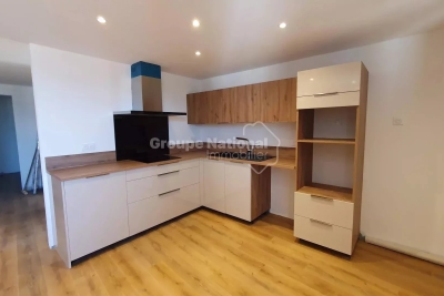 Bien à vendre à AIX-EN-PROVENCE Zi Les Milles - 8 pièces  