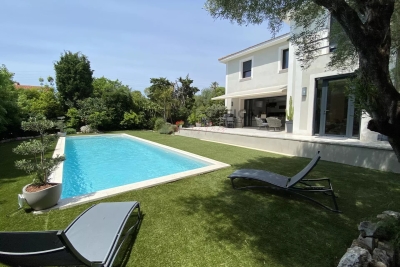 House for sale in ANTIBES  - 6 rooms - 240 m&sup2; 