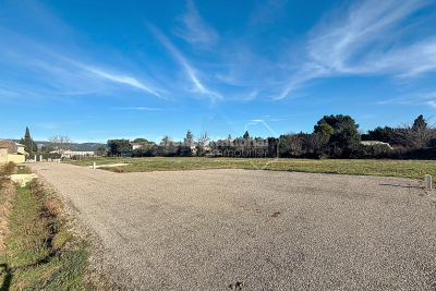 terrain à vendre à L'ISLE-SUR-LA-SORGUE   - 858 m² 