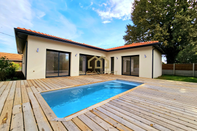 Maison &agrave; vendre piscine pied 