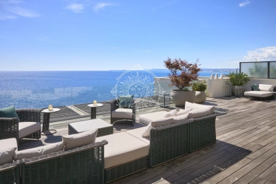 House for sale in NICE Digue des Francais - 6 rooms - 390 m² 