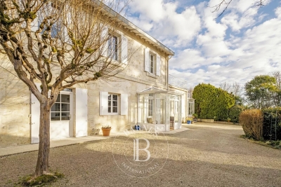 Maison à vendre à CARIGNAN-DE-BORDEAUX  - 10 pièces - 407 m² 