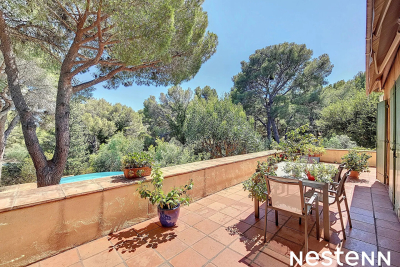 Maison &agrave; vendre &agrave; CAVALAIRE-SUR-MER  - 14 pi&egrave;ces - 279 m&sup2; 