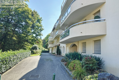 Appartement à vendre à CHARBONNIÈRES-LES-BAINS  - 5 pièces - 109 m² 