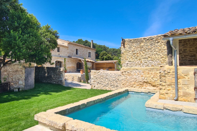 Maison à vendre à UZÈS  - 8 pièces - 230 m² 
