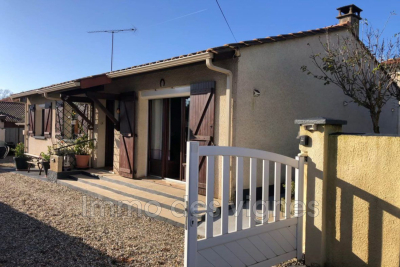 House for sale in AMBARÈS-ET-LAGRAVE  - 4 rooms - 74 m² 