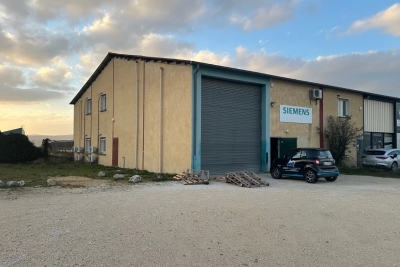 Commerce à louer à CHÂTEAUNEUF-DU-RHÔNE Les Granges-Gontardes  - 320 m² 
