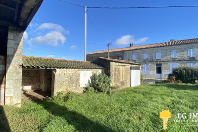 Maison à vendre à CHENAC ST SEURIN D UZET  - 7 pièces - 223 m² 