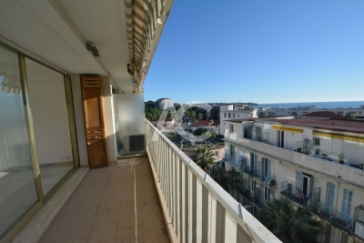 Appartement à vendre à JUAN-LES-PINS Saint-Martin-d'Entraunes - 3 pièces - 82 m² 