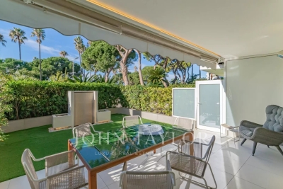 Apartment for sale in CANNES  - 3 rooms - 135 m² 