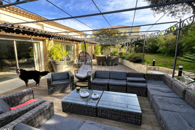 Maison &agrave; vendre &agrave; ST-RAPHAËL  - 6 pi&egrave;ces - 205 m&sup2; 