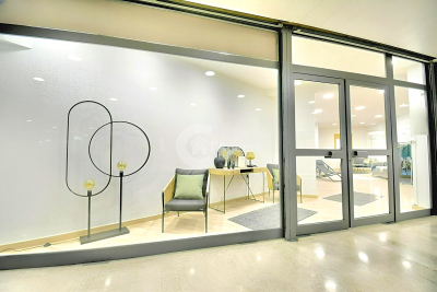 Commerce à louer à MOUGINS   - 48 m² 