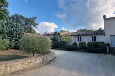 House for sale in LACOSTE  - 10 rooms - 252 m² 