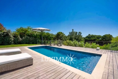 House for sale in MANDELIEU-LA-NAPOULE Le Roc Fleuri-Capitou (Jeanne d'Arc) - 8 rooms - 250 m² 