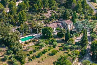 Maison &agrave; vendre &agrave; LE BARROUX  - 7 pi&egrave;ces - 200 m&sup2; 