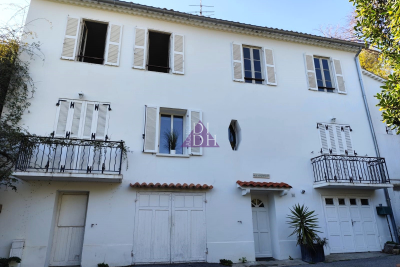 Appartement à vendre à HYÈRES  - 3 pièces - 88 m² 