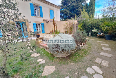 Maison à vendre à TRAVAILLAN Montfavet Pericentre - 6 pièces - 131 m² 