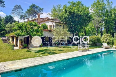 Maison &agrave; vendre &agrave; VALBONNE  - 7 pi&egrave;ces - 300 m&sup2; 