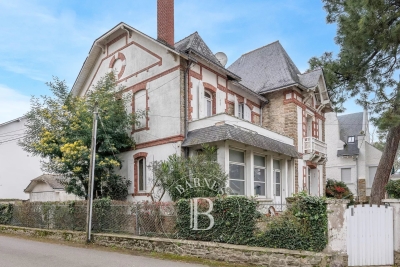 Maison à vendre à LA BAULE ESCOUBLAC  - 10 pièces - 200 m² 