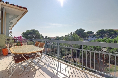 Apartment for sale in FRÉJUS Fayence - 3 rooms - 71 m² 