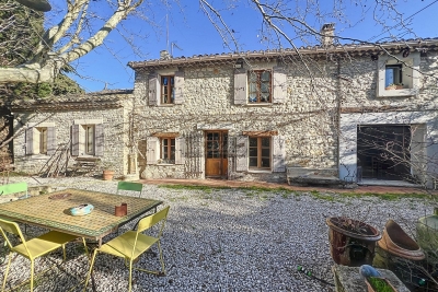 Maison à vendre à L'ISLE-SUR-LA-SORGUE Sainte-Cécile-les-Vignes  - 183 m² 