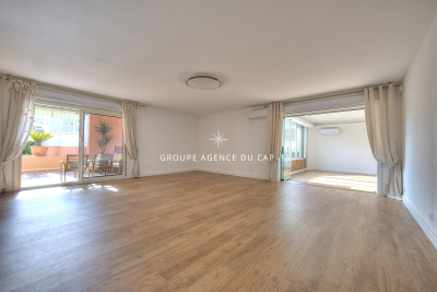 Apartment for sale in ST-RAPHAËL Fayence - 4 rooms - 146 m² 