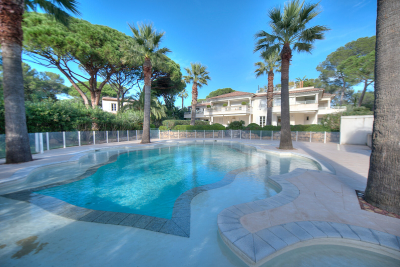 Appartement à vendre à ST-RAPHAËL Valescure Est-Aiguebonne - 3 pièces - 77 m² 